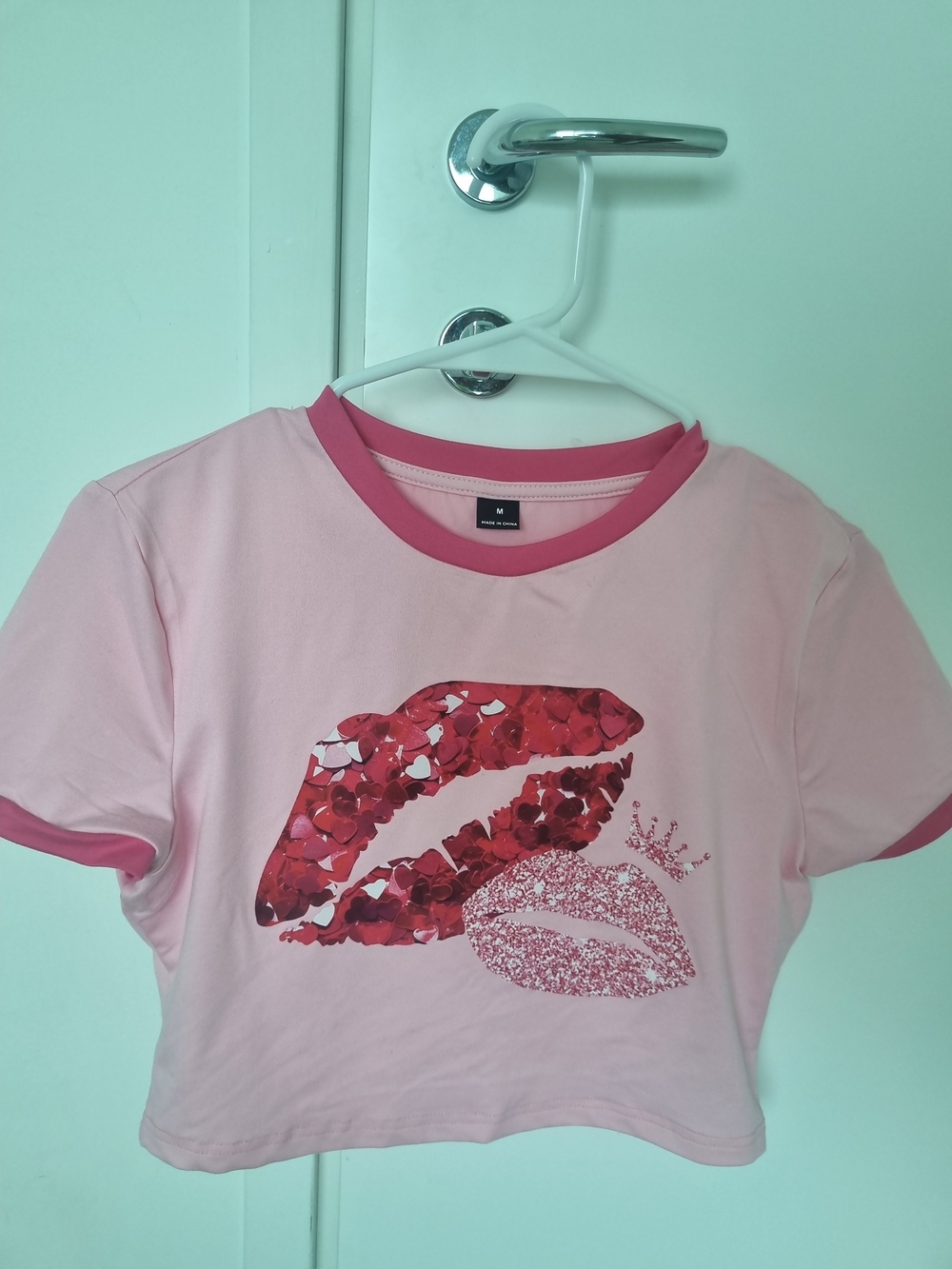 Pink Graphic Lips Crop Top Size M Cute Y2K